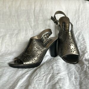 Brighton metallic pewter grey sling back women’s heel size 9 NWOT